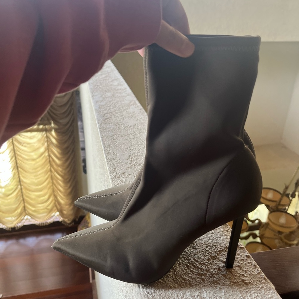 Elegant olive green Ankle Boots Heel